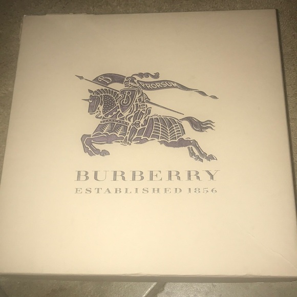 Authentic BURBERRY Boots. Worn twice. Like new. - Picture 4 of 15